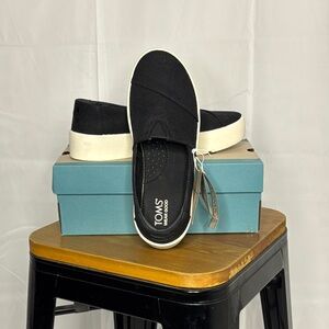 Toms Verona Sip On in Black Heritage Canvas w/ White Thick Sole size 8